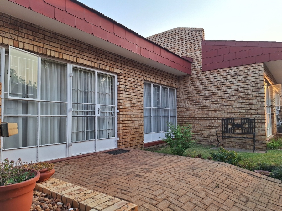 1 Bedroom Property for Sale in Miederpark North West